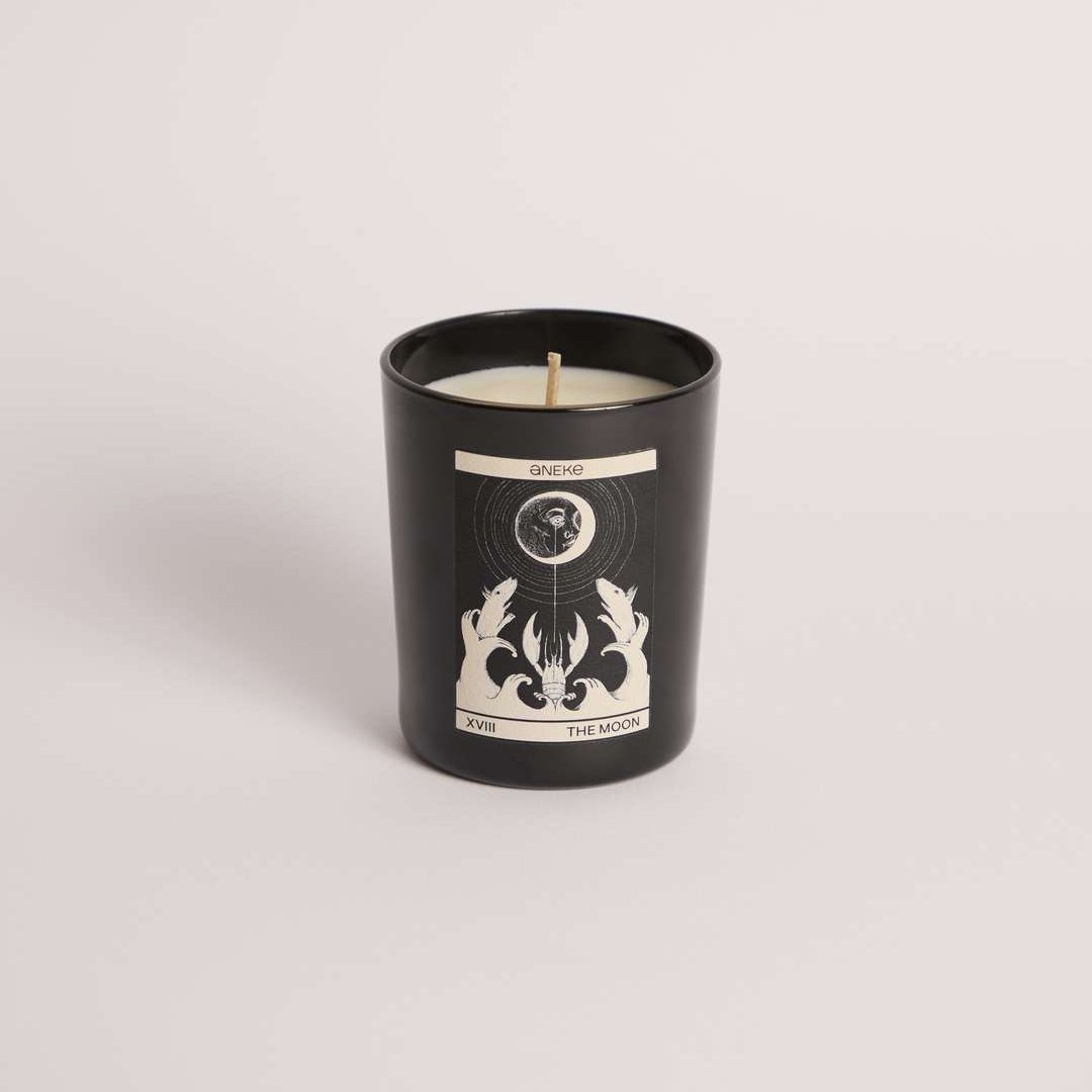 candela profumata decorativa aneke con carta dei tarocchi e copri candela the moon